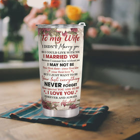 Pawzity tumbler with double-wall insulation preserves heat or cold.