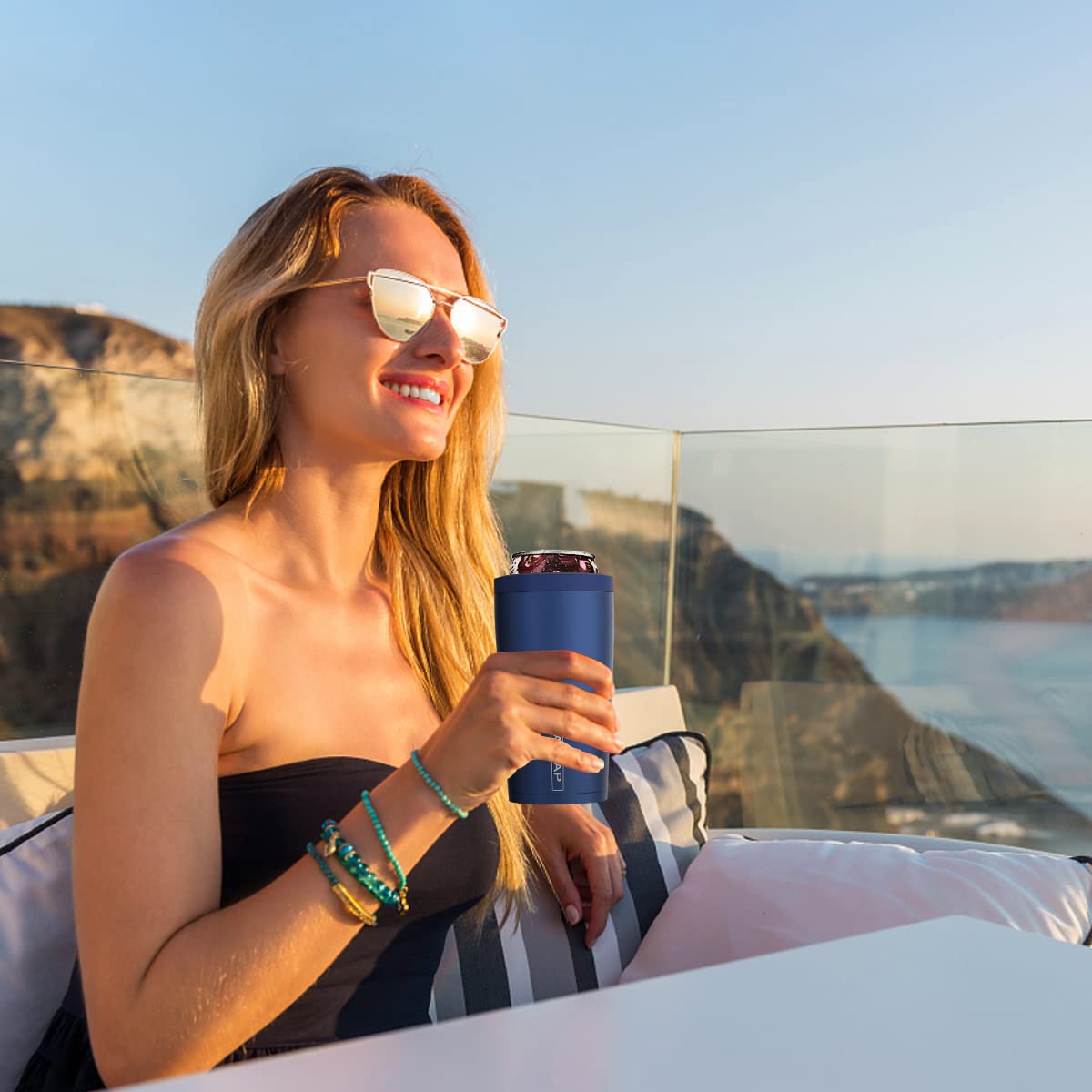Pealeap non-sweat exterior keeps hands dry during use