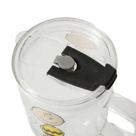 Peanuts borosilicate glass built to withstand daily use and washing.