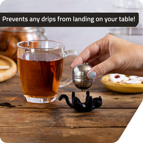 PELEG DESIGN Cattea infuser in action brewing flavorful loose leaf tea.