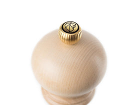 Peugeot Paris u-select pepper mill two-stage grinding close-up for consistent texture.