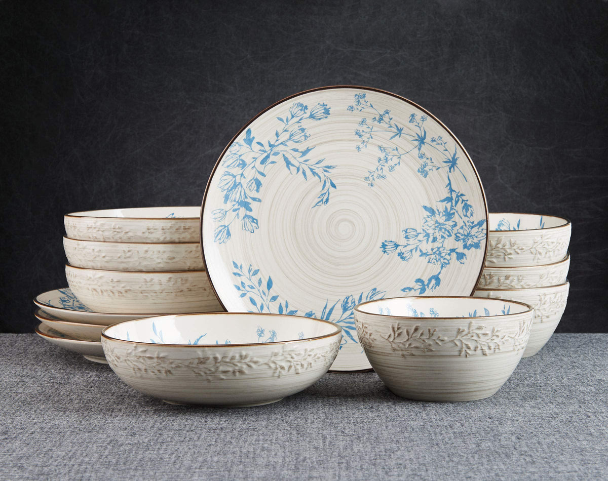 Pfaltzgraff Bella microwave-safe dinnerware offers quick reheats after meals.
