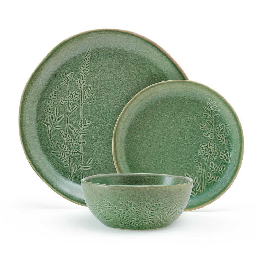 Pfaltzgraff Carrie green all-purpose bowl showing six-inch size and 21-ounce capacity.