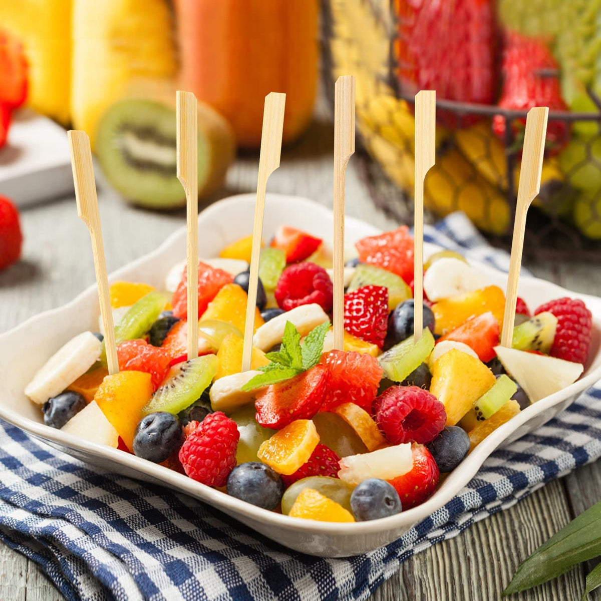 PFIEIFPO bamboo skewers semi-pointed edge ensures tidy spearing of kebabs.
