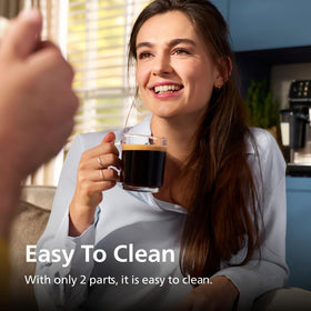 Philips 3300 Series iced coffee preset in action.