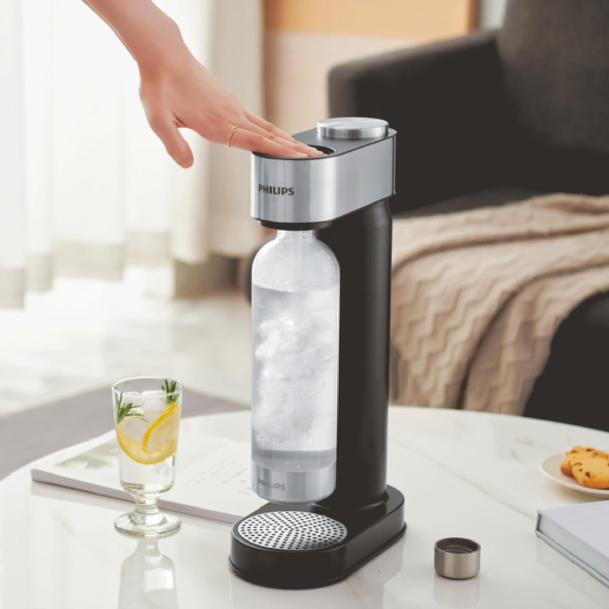 Front view of Philips ADD916 bottle highlights its sleek design.