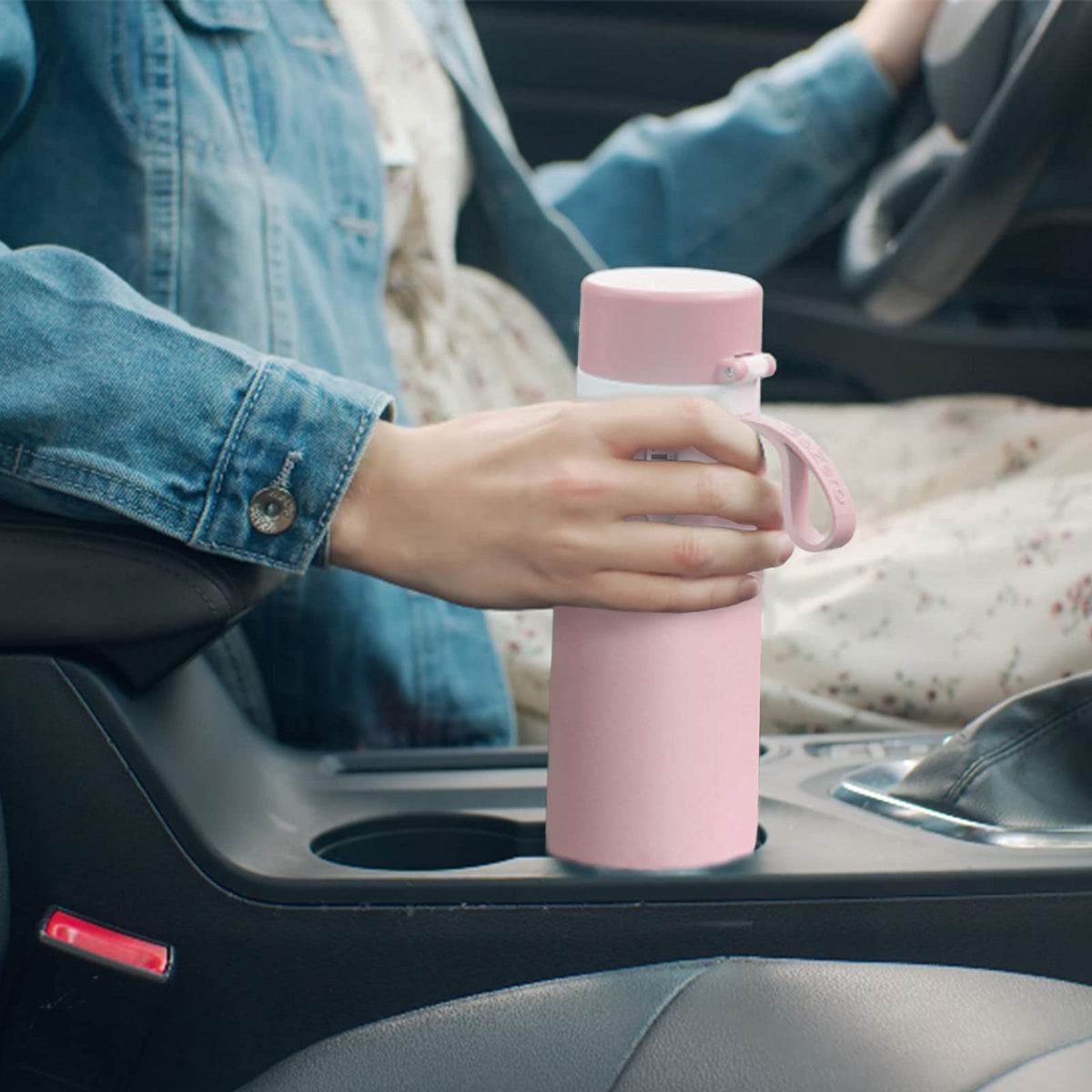 Philips GoZero bottle in use with gym bag, portable hydration
