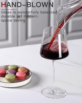 Physkoa clear crystal wine glass delivers bright clarity to showcase color.