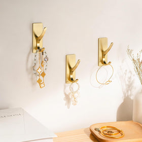 Pickpiff 4-pack coat hooks offer versatile hanging for towels, robes, coats
