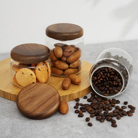 Piconesper airtight seal detail helps preserve flavor and texture.