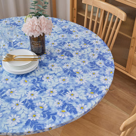 Pioggia waterproof vinyl cover prevents spills during outdoor dining