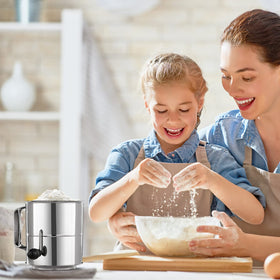 PIQUEBAR easy-to-clean sieve simplifies post-bake cleanup