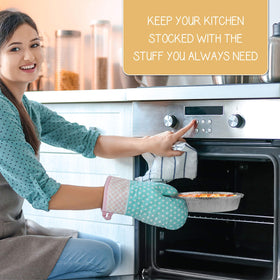 PLASTICPRO disposable pan ideal for parties and gatherings.