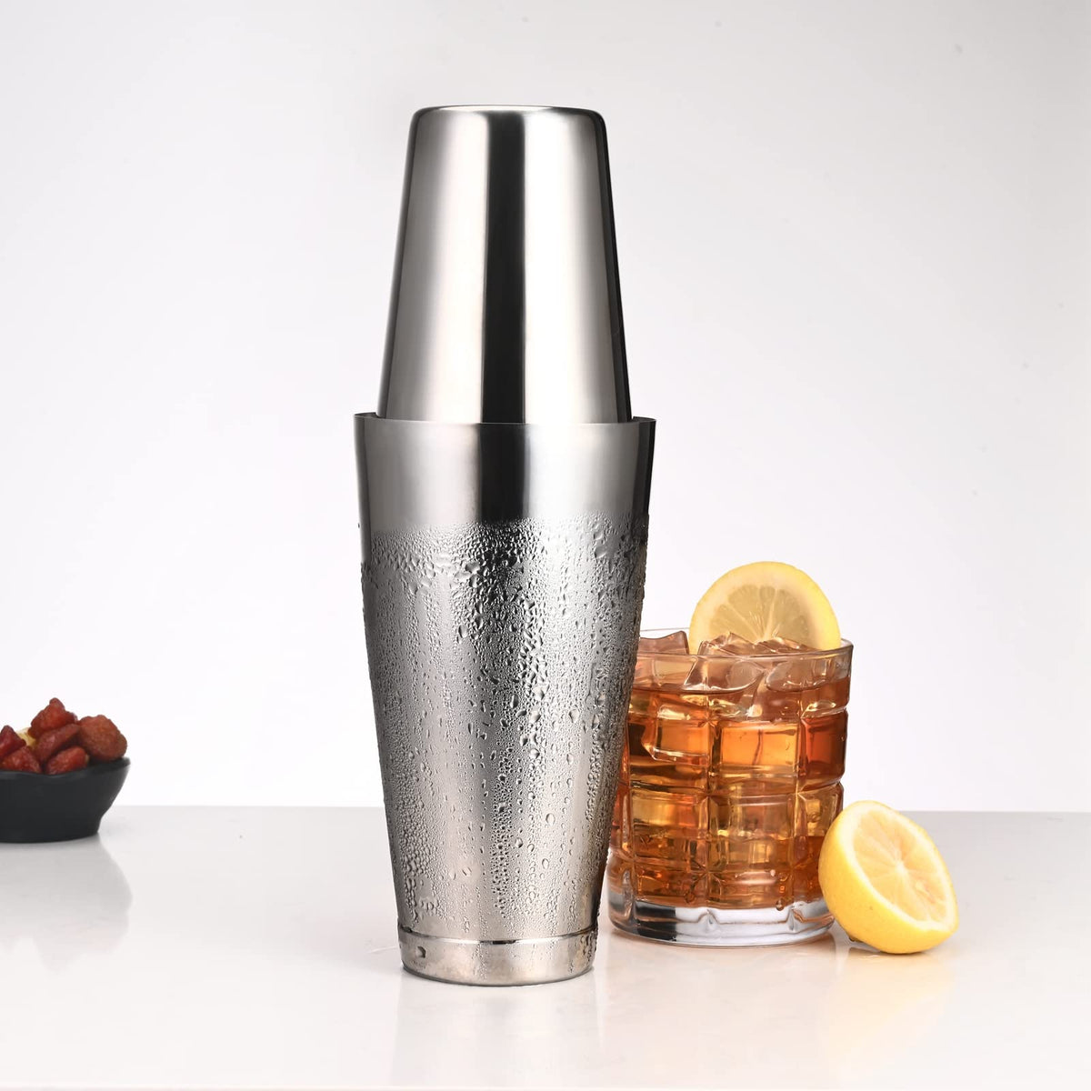 Plat Star weighted tin detail shows stable balance during vigorous shaking for better control.
