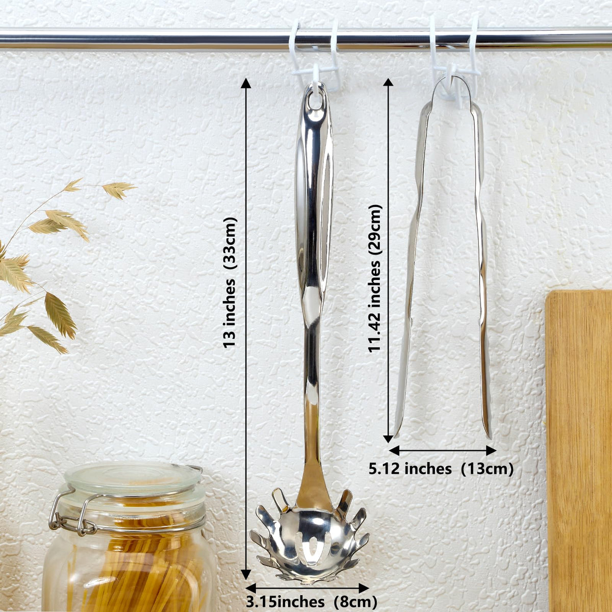 Pleafind spaghetti tong with a firm clamp for secure pasta grabbing.
