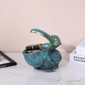 PlivBloom resin pelican decor highlights craftsmanship and durability.