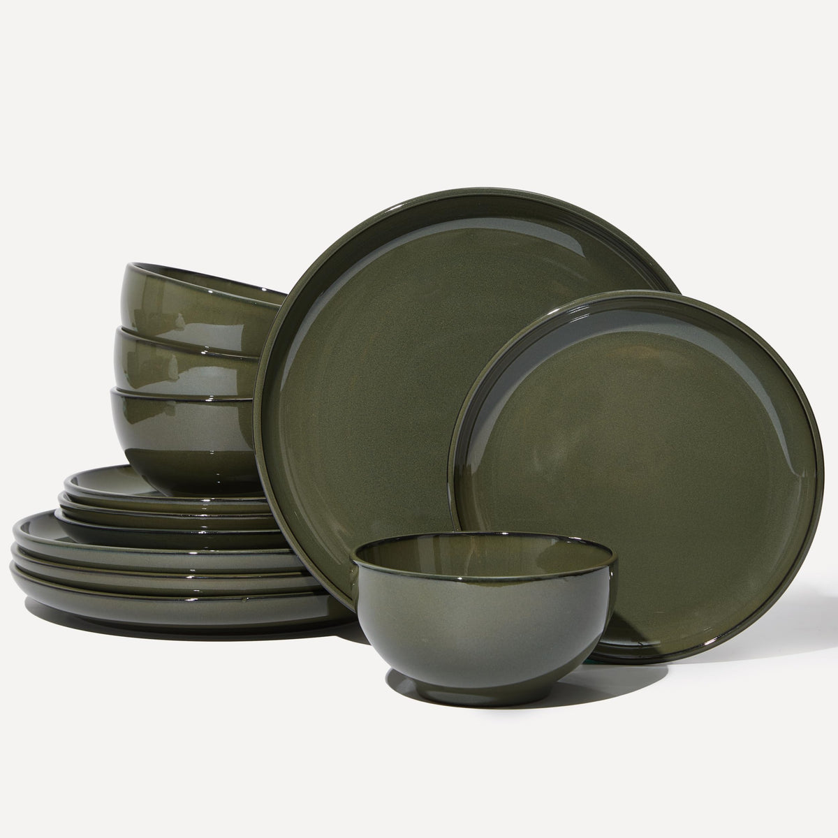 Pokini Santorini Mist plate front shows earthy terracotta warmth for daily dining.