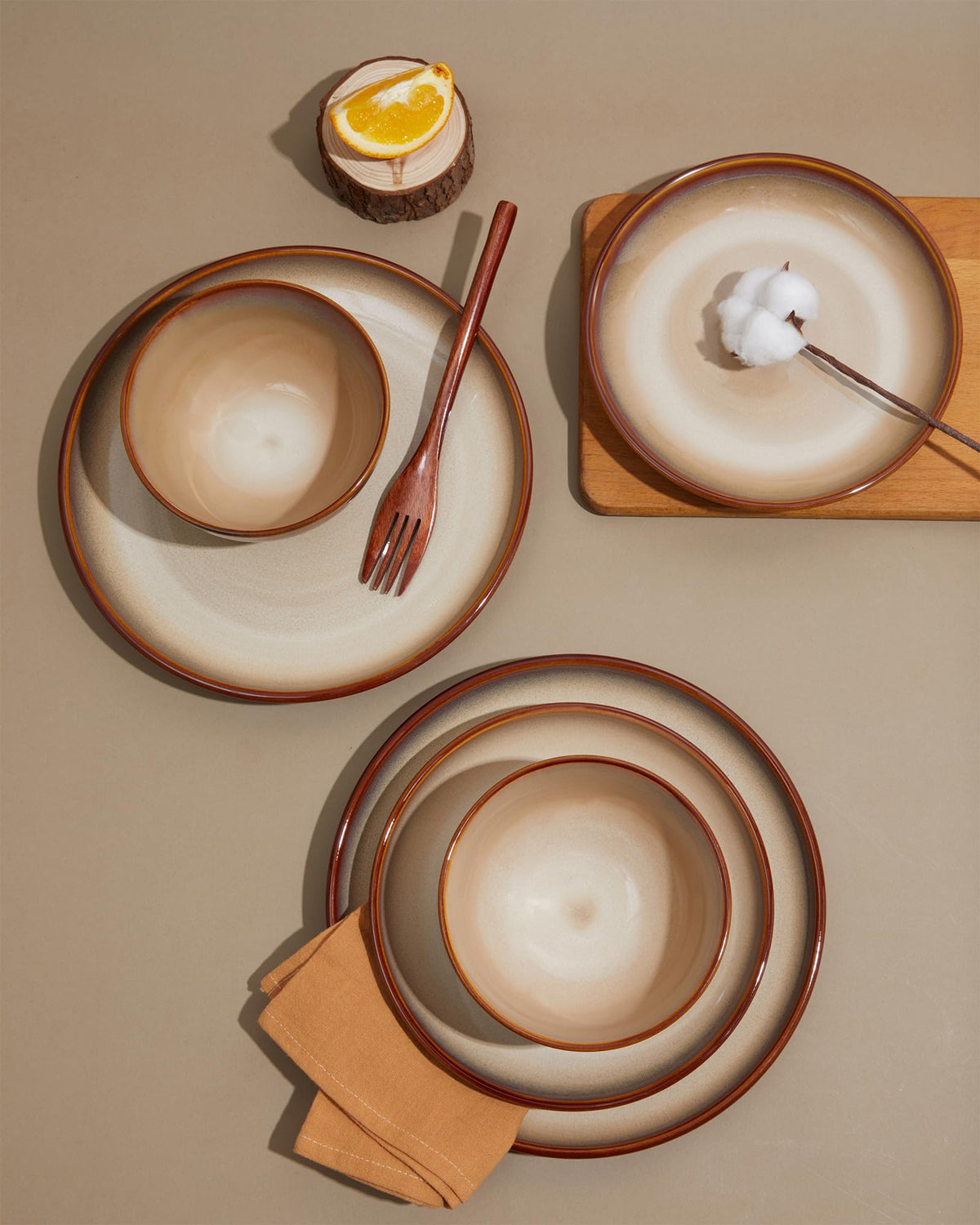 Pokini stoneware handmade round dish: warm brown-yellow tones for a cozy table.