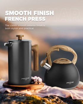 POLIVIAR wood handle close-up highlights comfortable grip during brewing.