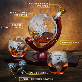 PONPUR decanter capacity 850 ml complements generous pours.