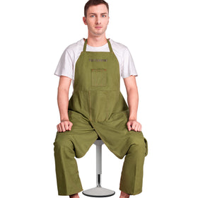 Potterhyme apron shows chest and hip pockets for essentials.