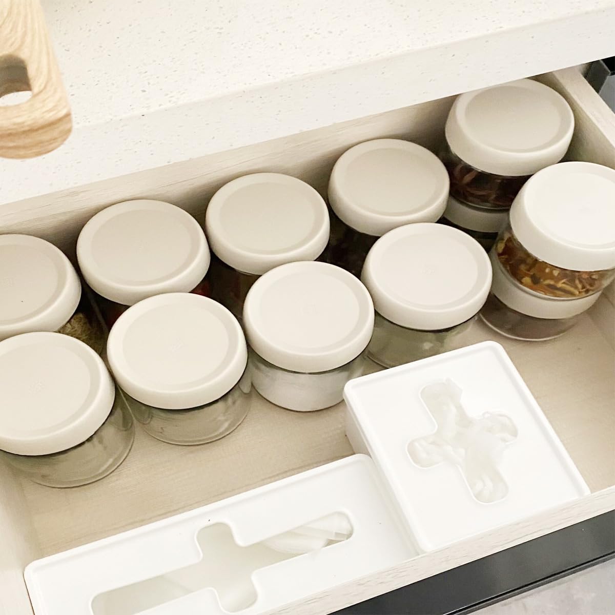 Povinmos leakproof jars travel well for lunches and dressings.