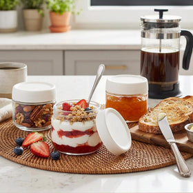 Povinmos wide-mouth glass jar for easy filling and quick meal prep.