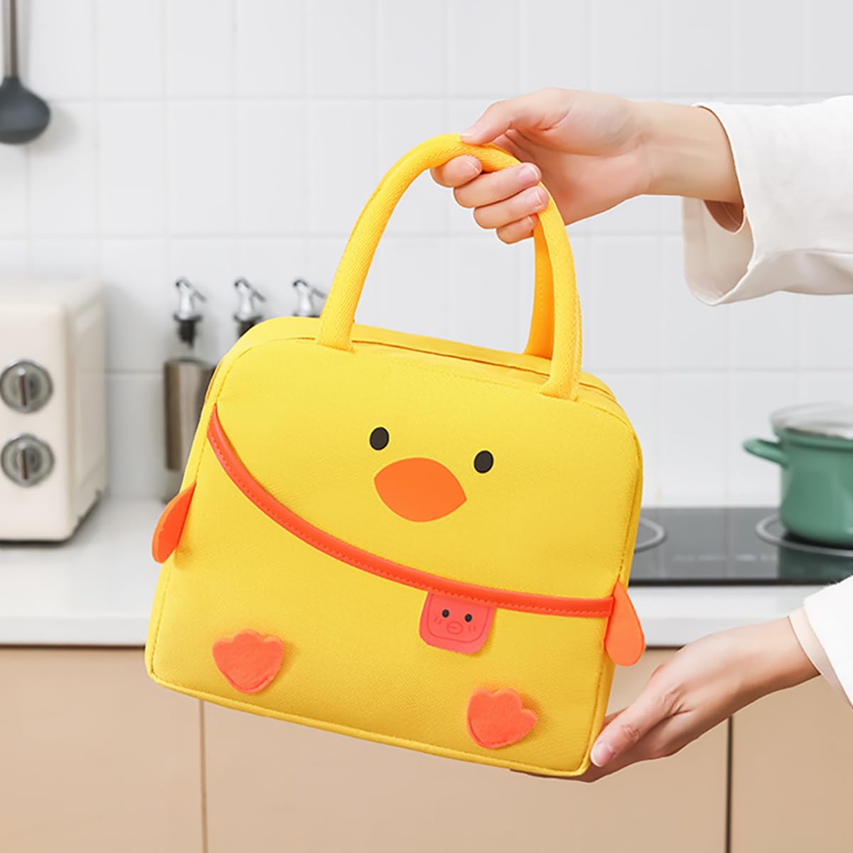POYIPI duck-design kawaii lunch bag adds charm to workday lunches.