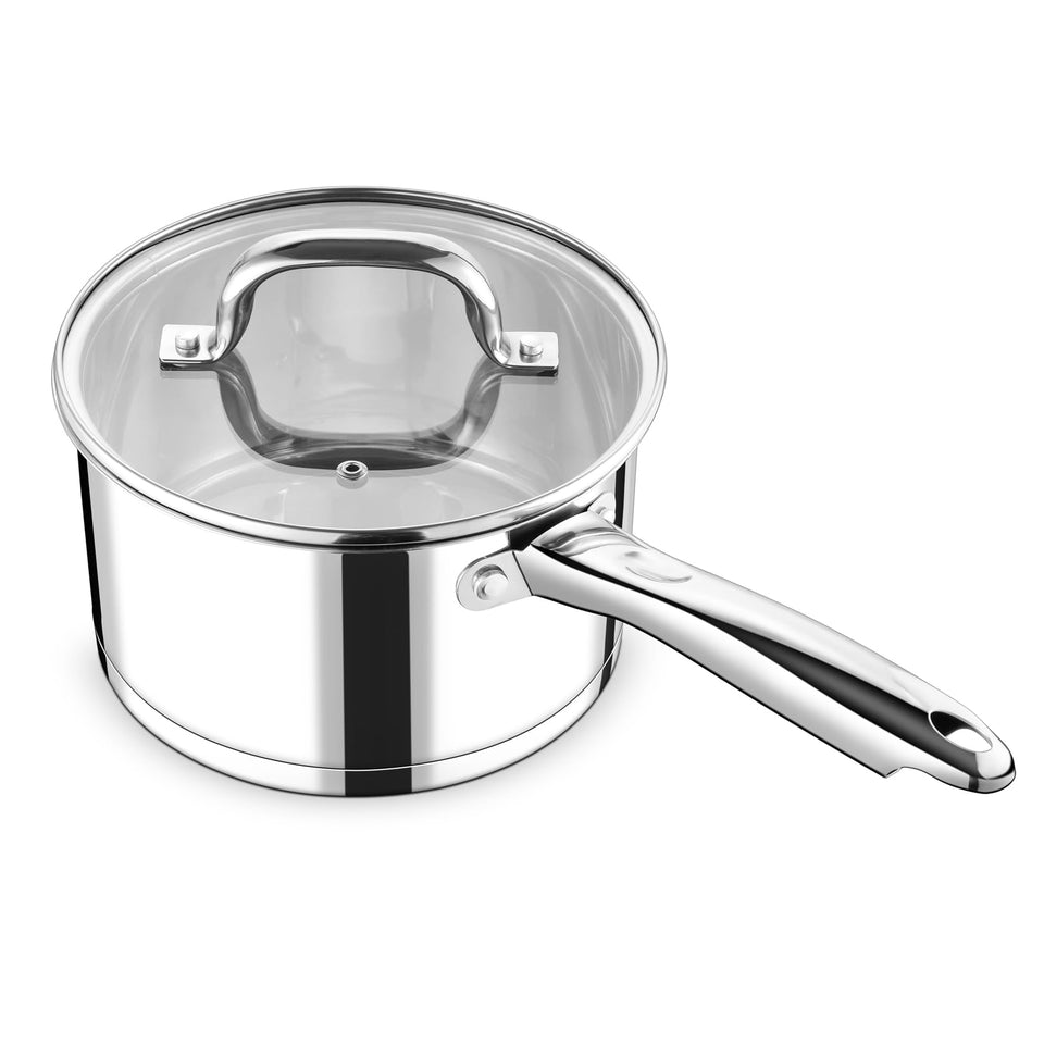 P&amp;P CHEF 3 Qt saucepan with lid, ergonomic handle for easy gripping.