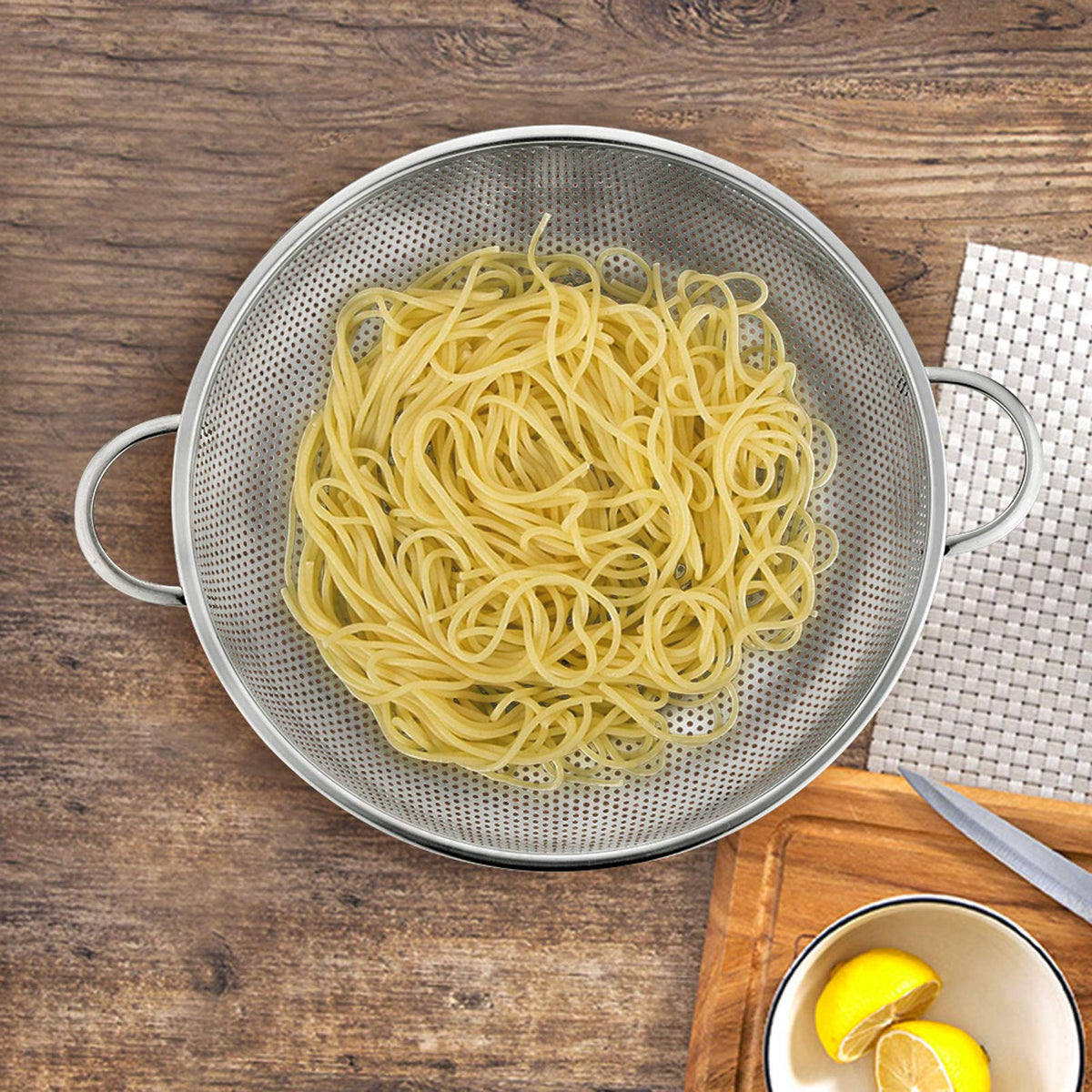 P&P CHEF double handles offer a secure grip during draining tasks