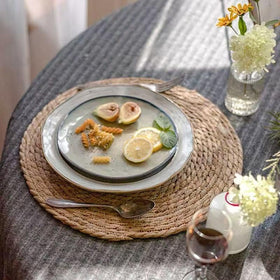 PPB2K round woven placemats showcase handcrafted water hyacinth texture.