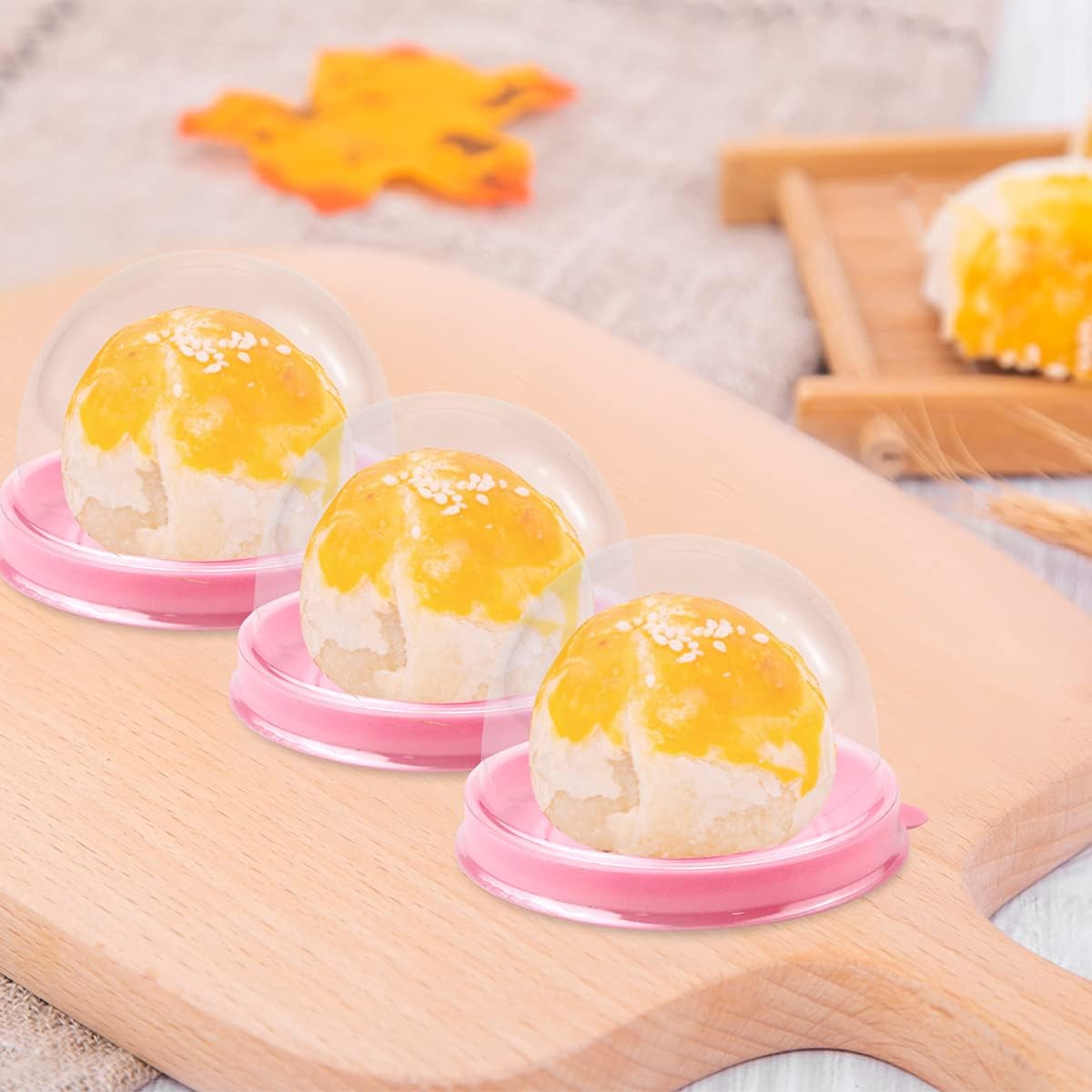 Secure reseal feature keeps pastries fresh in PRALB boxes.