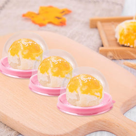 Secure reseal feature keeps pastries fresh in PRALB boxes.