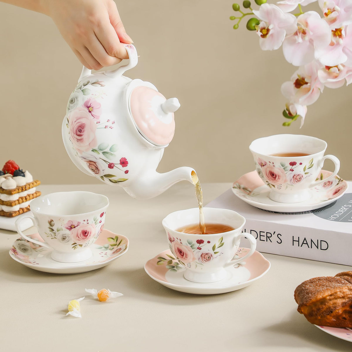 PRECITIME hand-held tea cup demonstrates comfortable grip and aroma-friendly design.