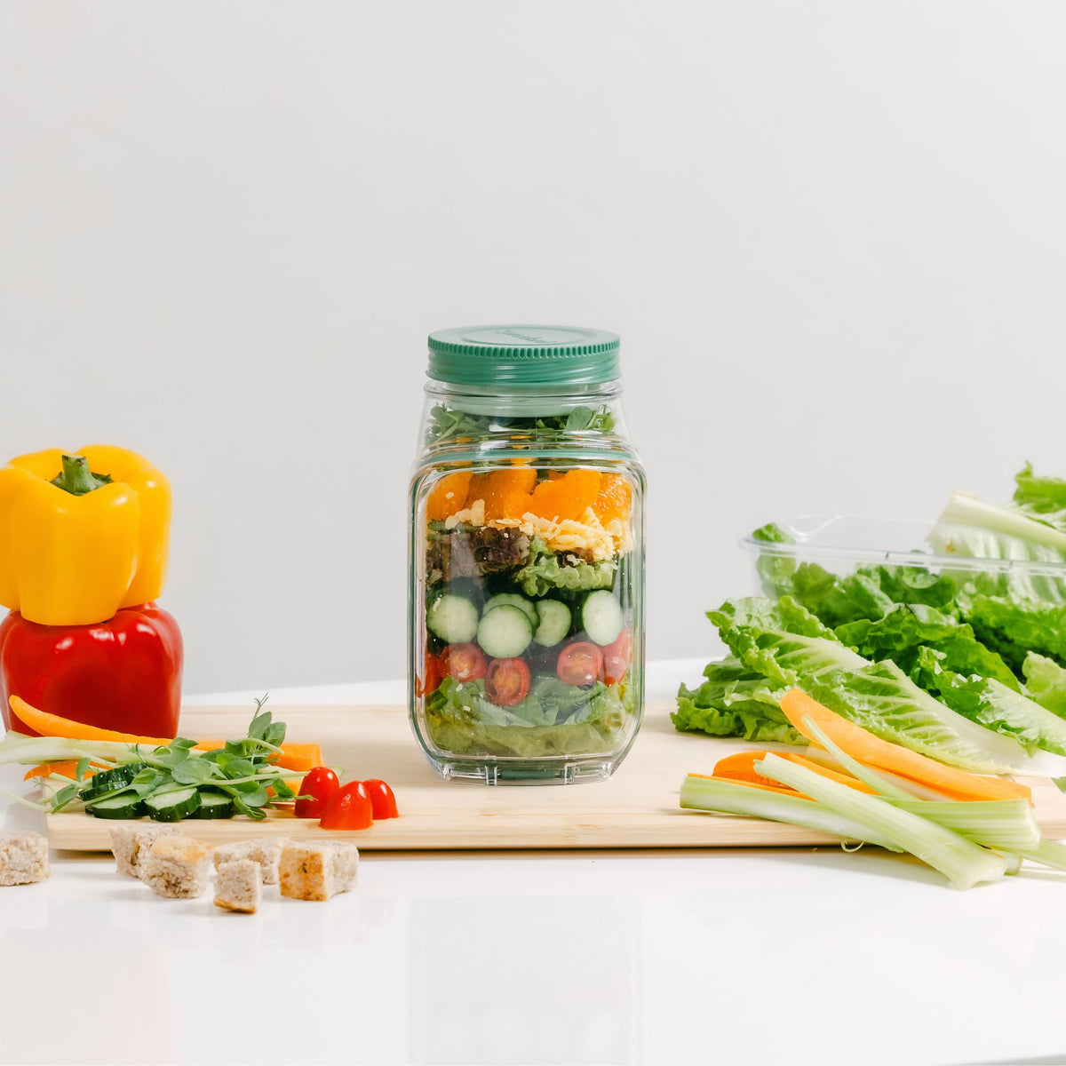 Prepara Salad Pod vertical layering keeps ingredients crisp during transport.