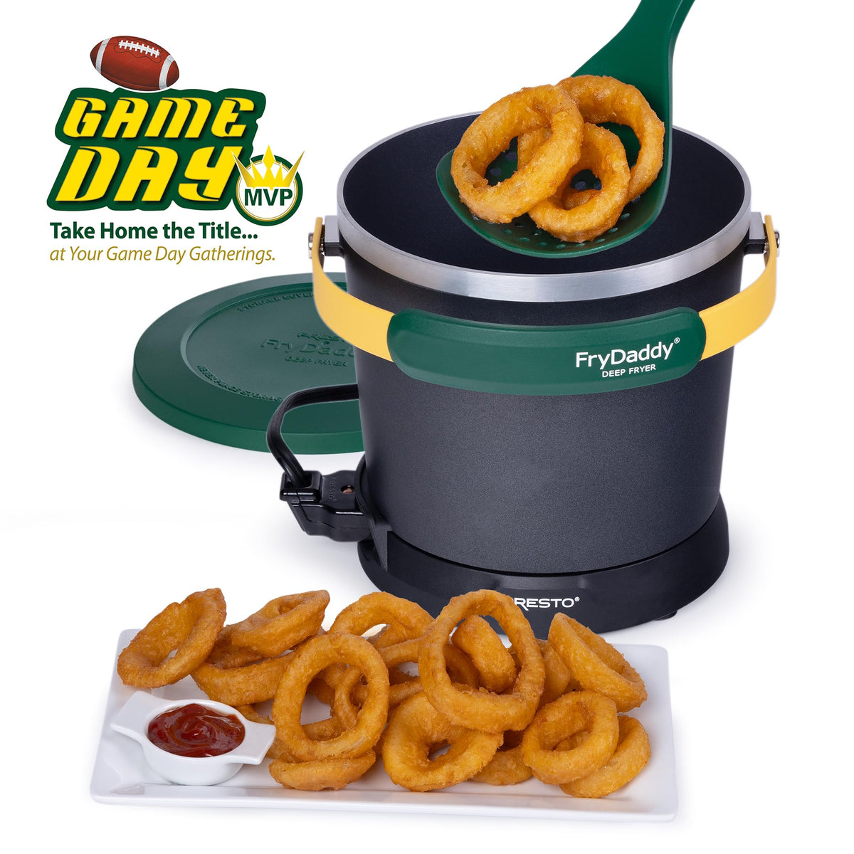 Presto FryDaddy 05427 green-gold lid and scoop demonstrating spill-free operation.
