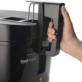 Locking cover helps prevent splatter during frying sessions.