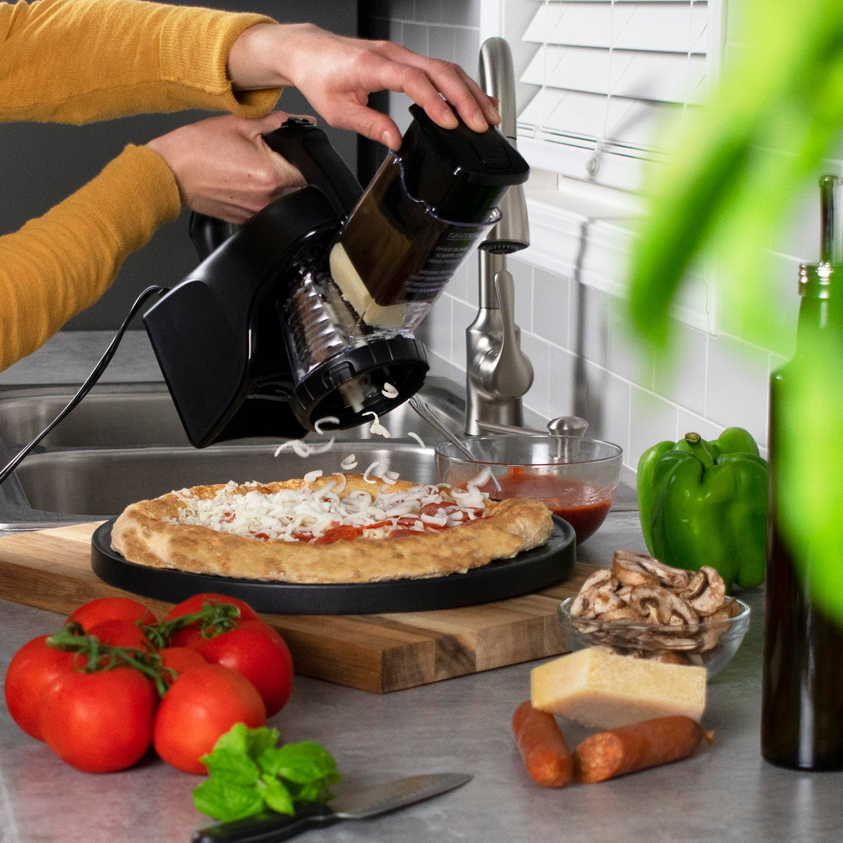 Presto SaladShooter easy-clean base and dishwasher-safe parts.
