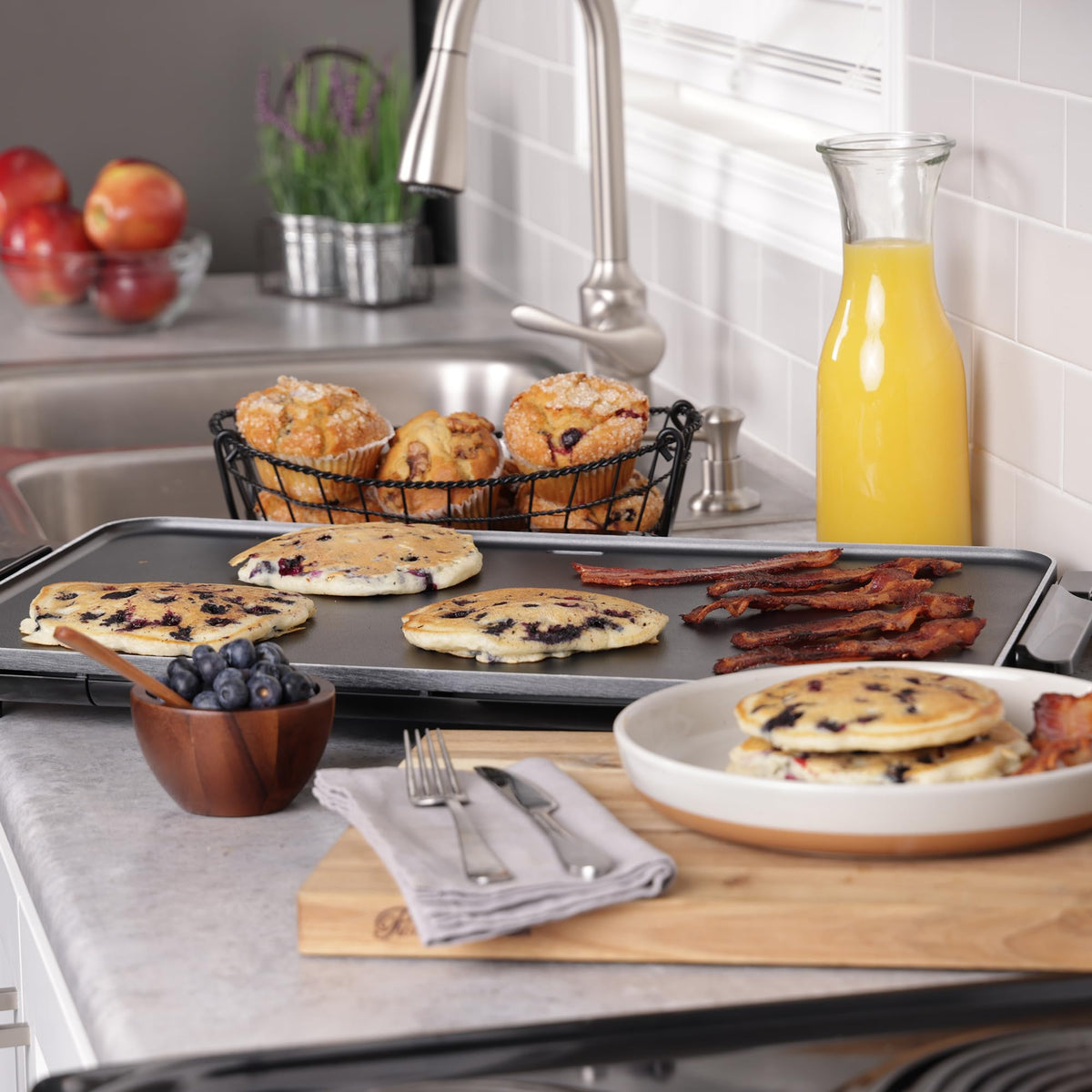 Heavy cast aluminum base provides durable, even heating