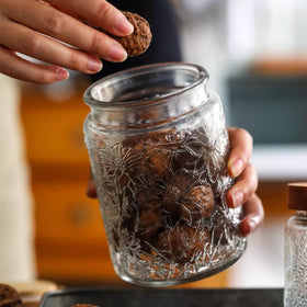 Prettidecor easy-to-label glass jar for flour, sugar, and spices.