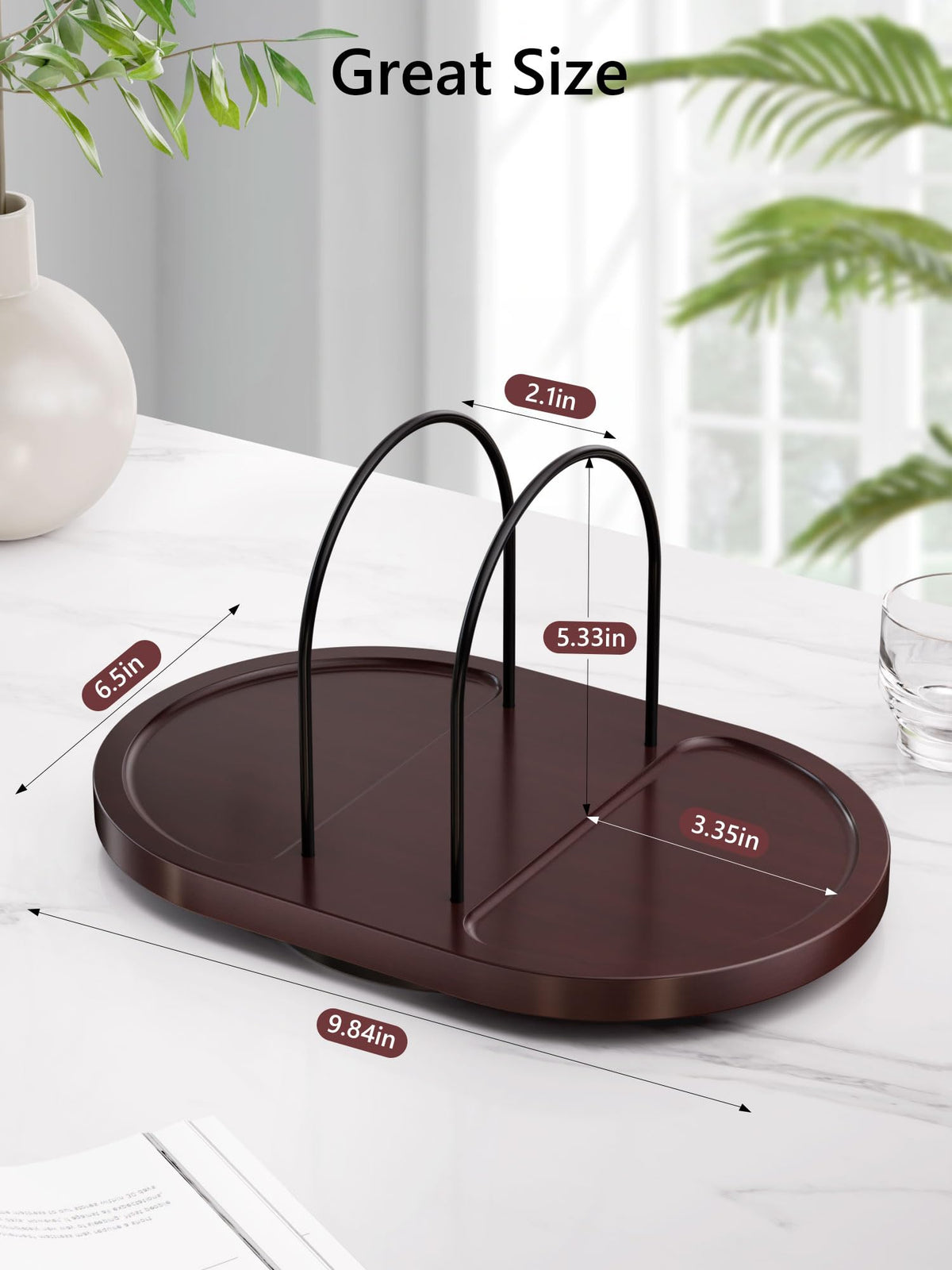 Primolines built-in salt and pepper storage keeps seasonings close.