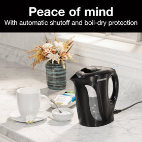 Proctor Silex K2071PS kettle with dual water windows for quick viewing.