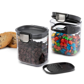 Progressive PKS-401 silicone-seal storage container keeps air out and flavors intact.