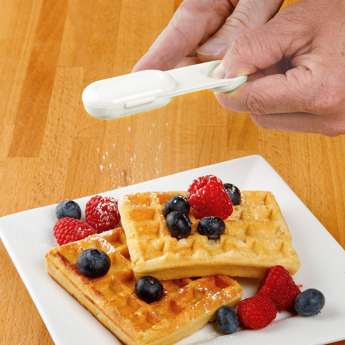 Progressive ProKeeper flour container features detachable leveling bar for accuracy.