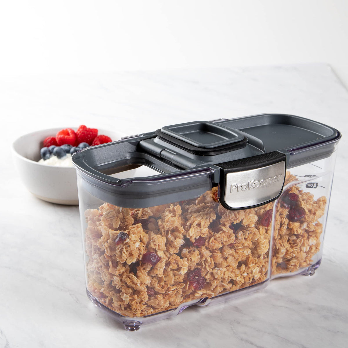 Progressive ProKeeper+ hinged lid offers dishwasher-friendly cleaning and quick reassembly.