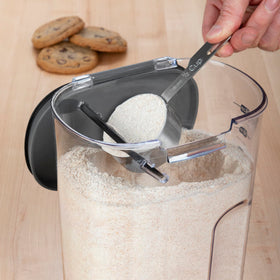 Progressive ProKeeper+ clear lid with scoop for easy flour portioning