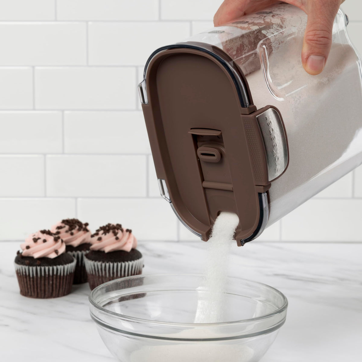 ProKeeper+ Built-in shaker/leveler on Mini Keeper supports precise small amounts.