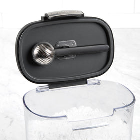 ProKeeper Mini Keeper with built-in shaker for precise small-amount measurements.
