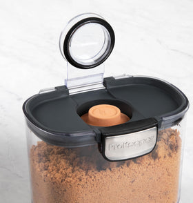ProKeeper Powdered Sugar Keeper with magnetic dusting spoon for quick, mess-free topping.