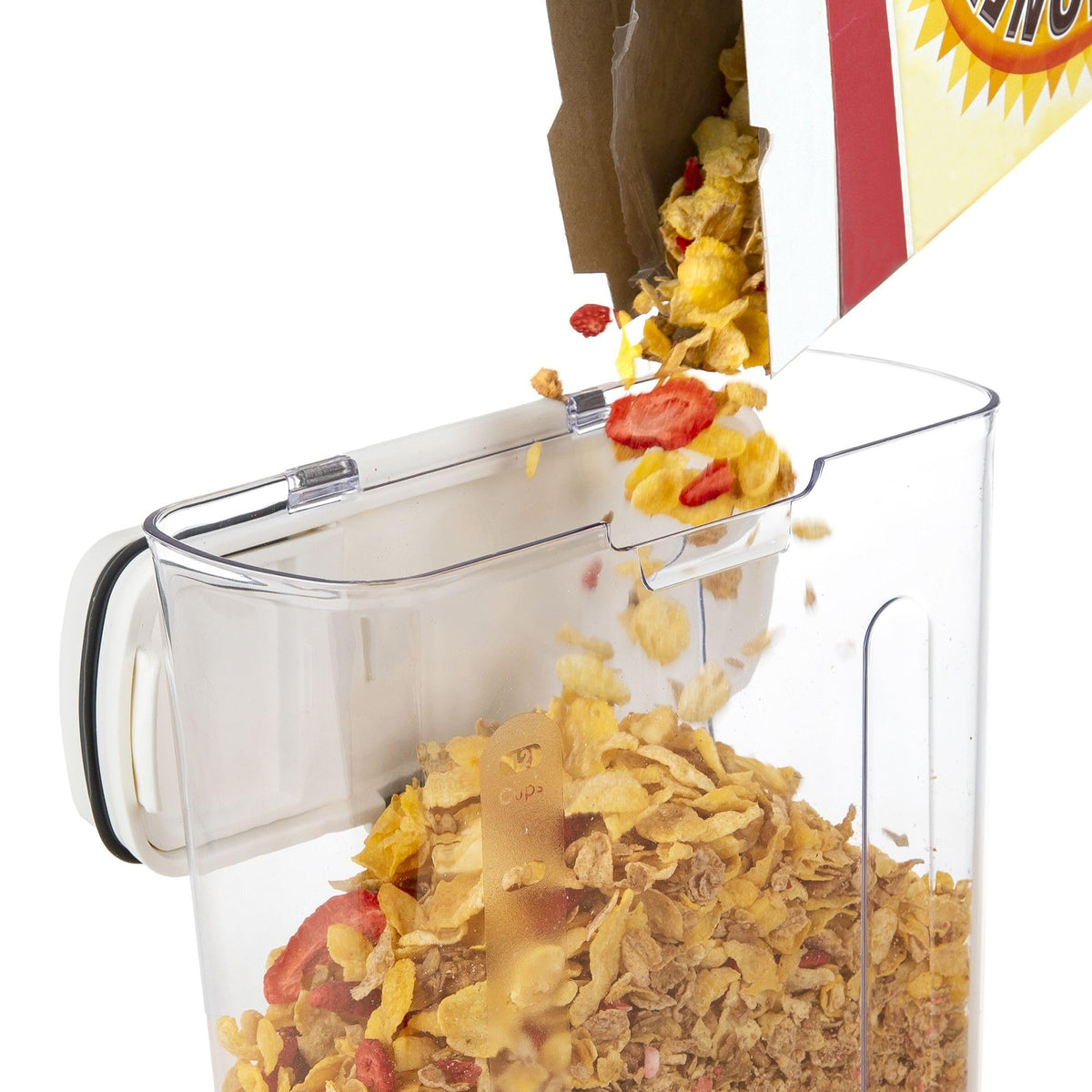 ProKeeper wide-mouth pour design enables smooth cereal serving.